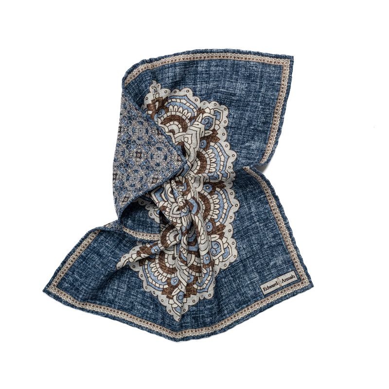 SD1376 Medallion Reversible Pocket Square