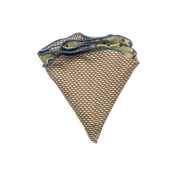 Reversible Woven Medallion Pocket Round