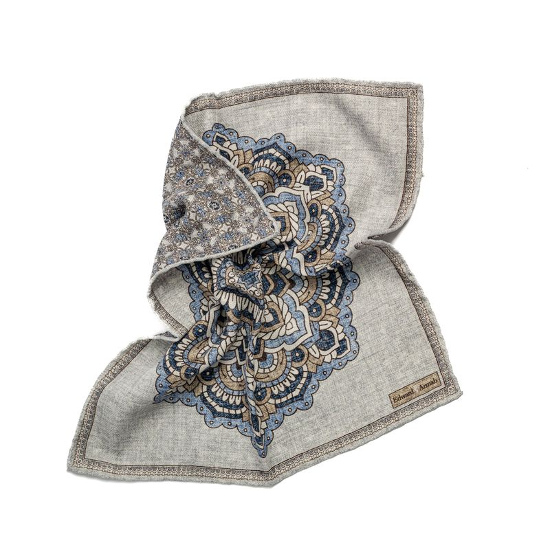 SD1376 Medallion Reversible Pocket Square
