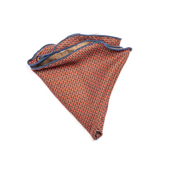 Reversible Woven Medallion Pocket Round