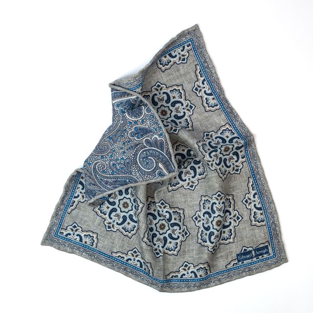 Reversible Medallion Pocket Square - Taupe